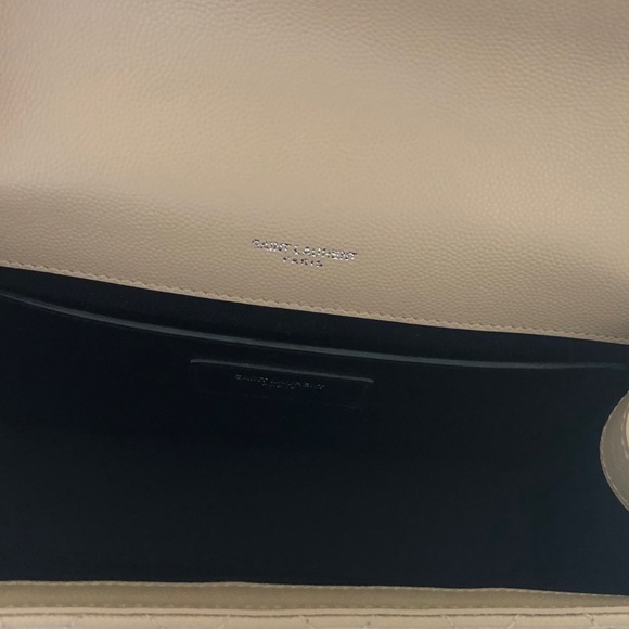 YSL MEDIUM ENVELOPE IN QUILTED GRAIN DE POUDRE LEATHER IN GREAT CONDITION. - Picture 5 of 9